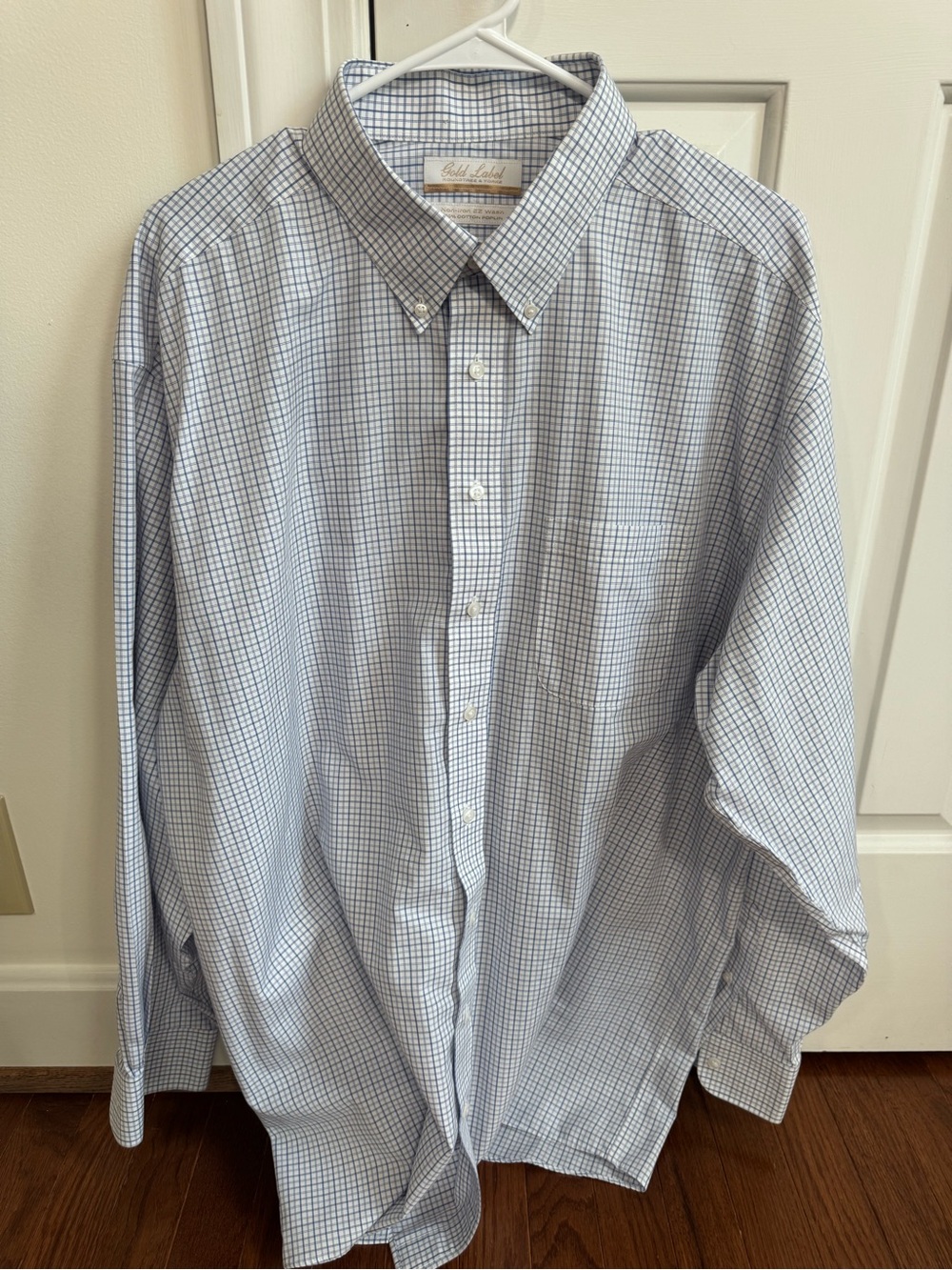 Roundtree & Yorke Light Blue and White Checked Button-Down Dress Shirt